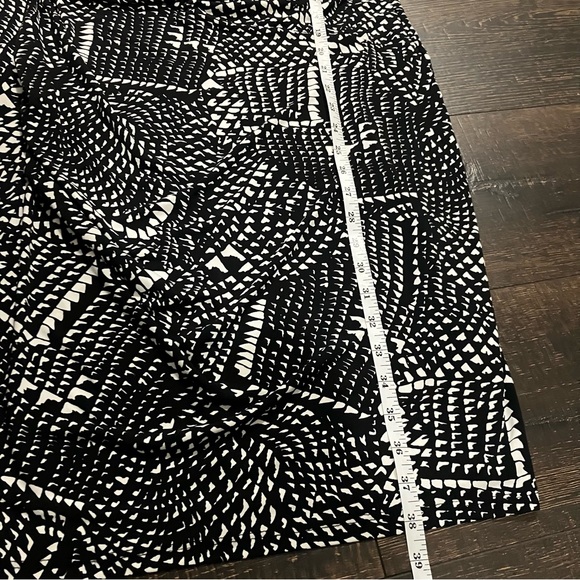 Ricki's | Black & White midi lightweight dress - Picture 6 of 7